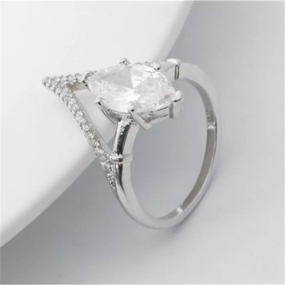 Bridal Wedding Engagement White Sapphire Ring - Picture 3 of 3